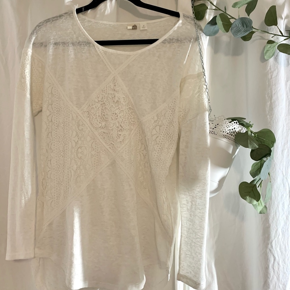 Long white lacy shirt